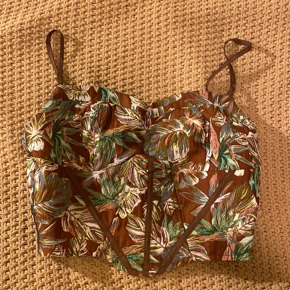 Corset silhouette top